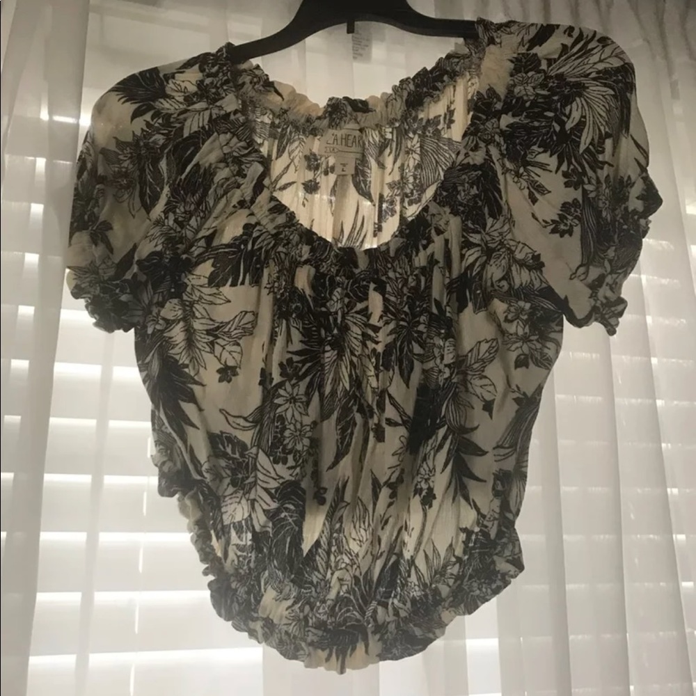 Cute black & cream flower crop top